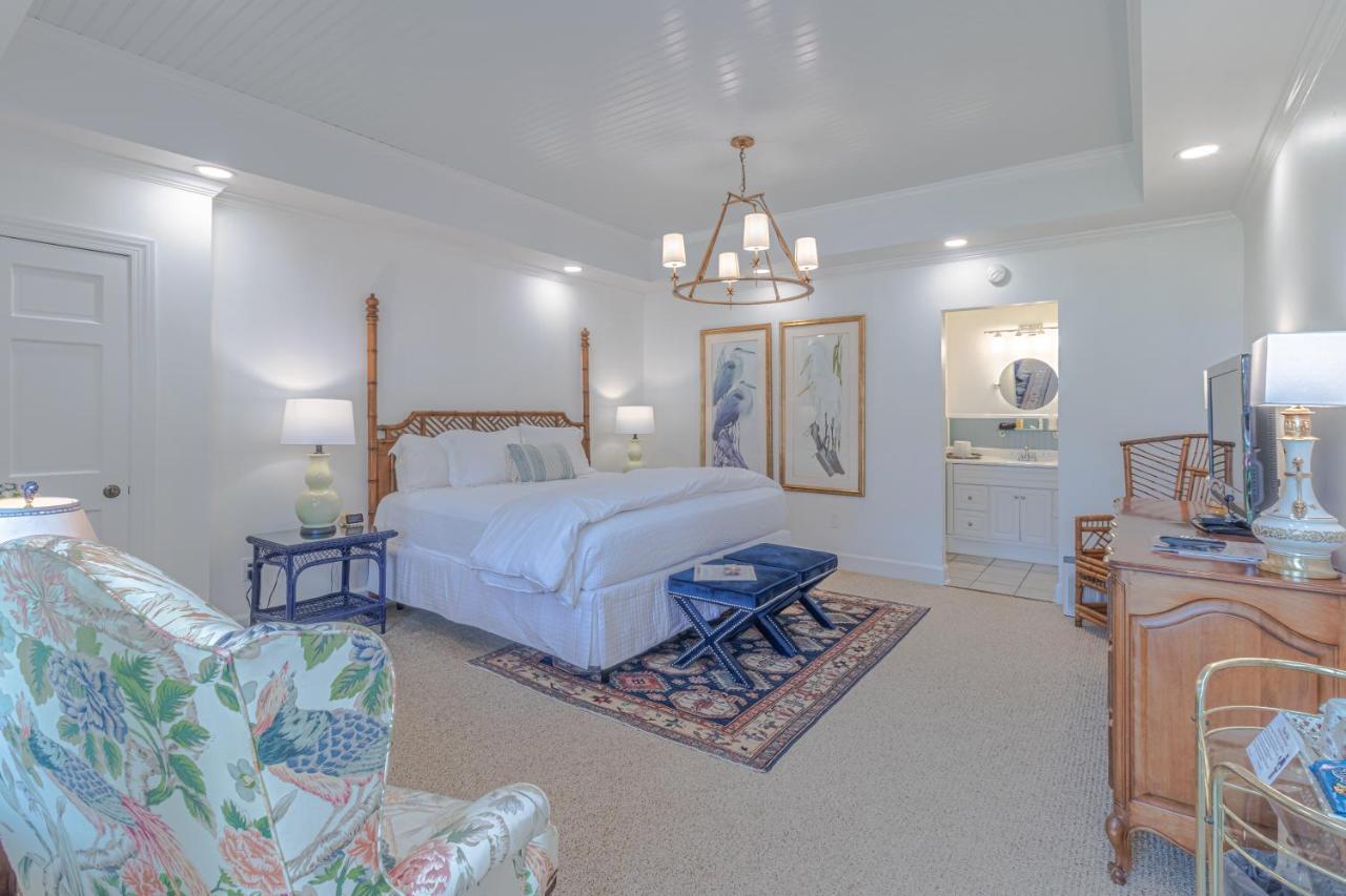 The Chesapeake Inn Urbanna Экстерьер фото