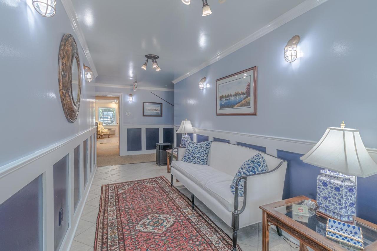 The Chesapeake Inn Urbanna Экстерьер фото